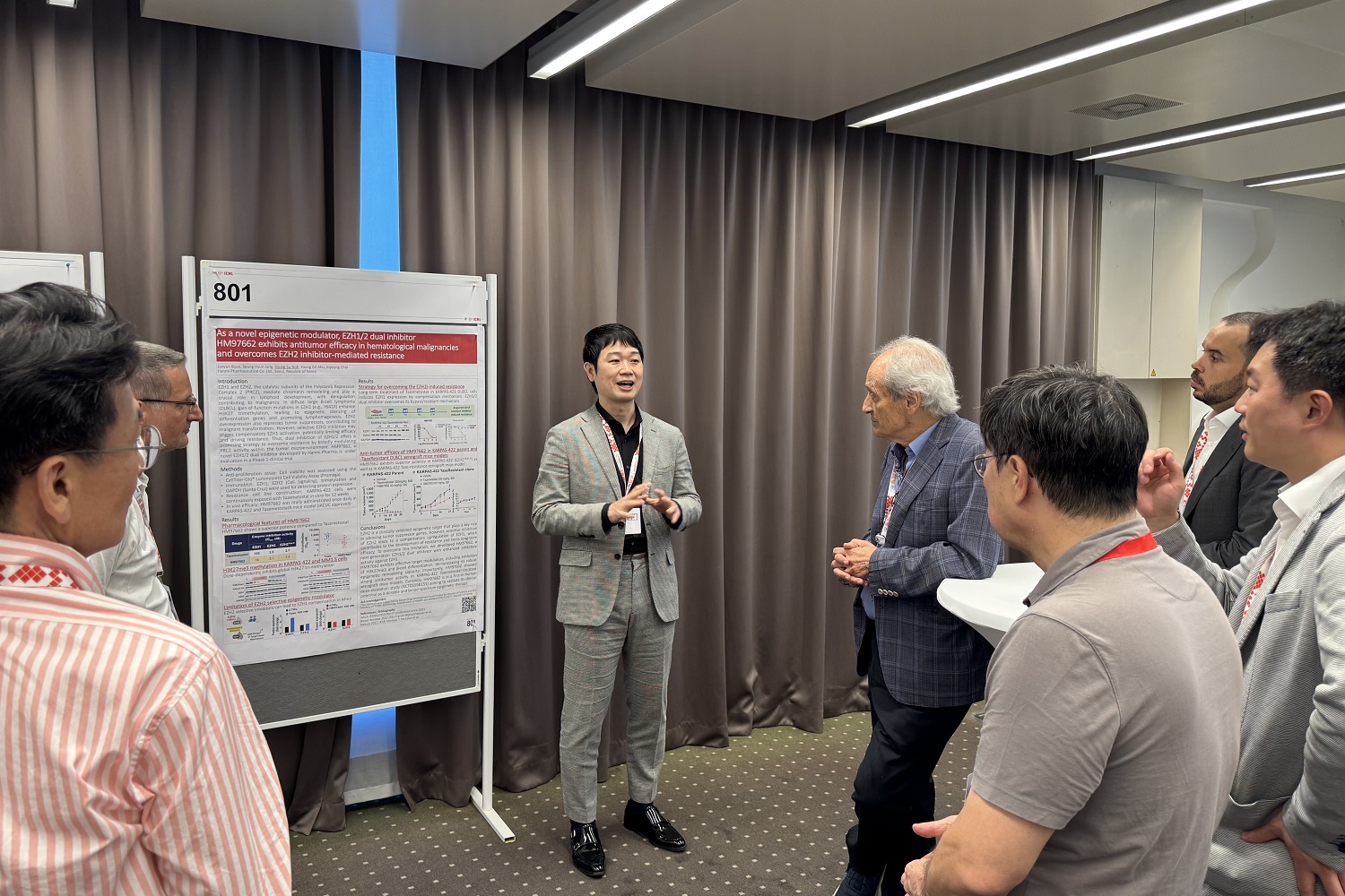 Dr. Young Su Noh presents the latest research findings on HM97662 at ICML 2025.jpg
